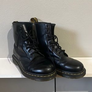 Dr Marten Women’s Smooth Leather Lace Up Boots 1460